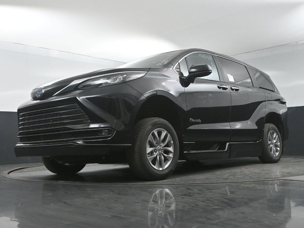 2025 TOYOTA SIENNA - Image 20