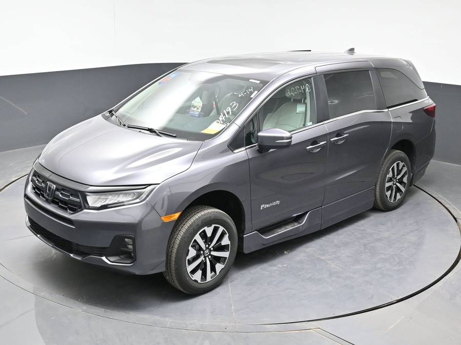 Grey Honda Odyssey image number 20