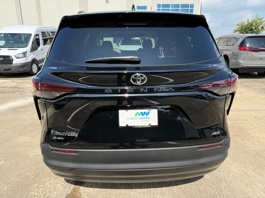 Black Toyota Sienna image number 3