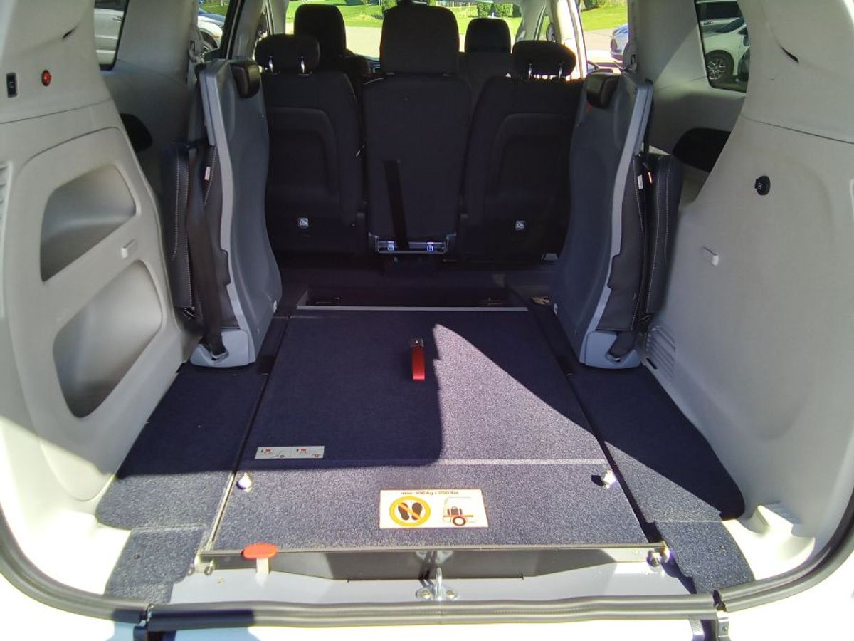 2024 CHRYSLER VOYAGER - Image 18