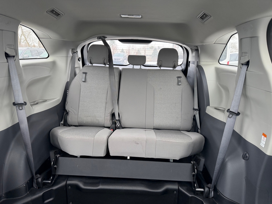 Used 2024 Toyota Sienna Hybrid LE - BraunAbility Side Entry Entry Fold Out Automatic Ramp
