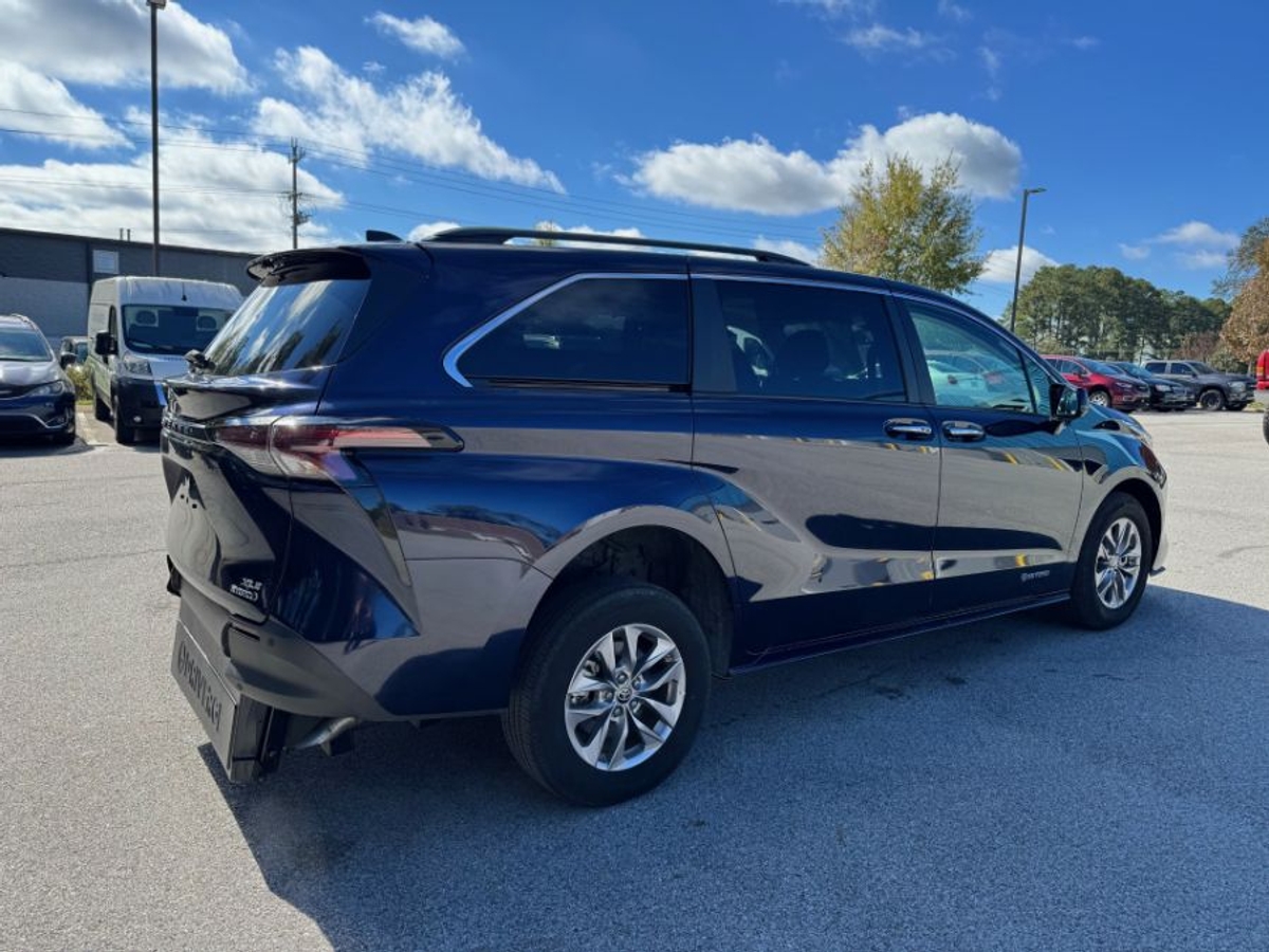2024 TOYOTA SIENNA - Image 6