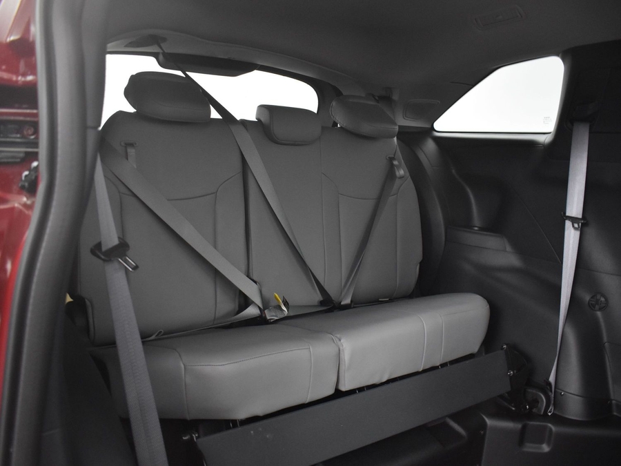 New 2025 Toyota Sienna Hybrid XLE Plus - BraunAbility Side Entry Entry In Floor Automatic Ramp