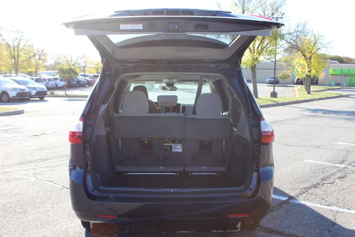 2019 TOYOTA SIENNA - Image 6
