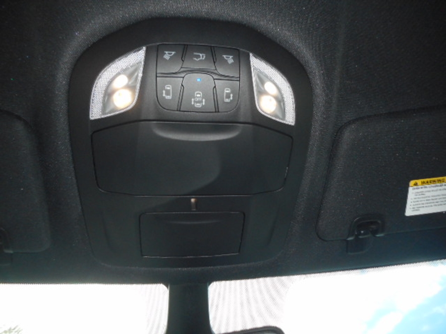 Black Chrysler Pacifica image number 14