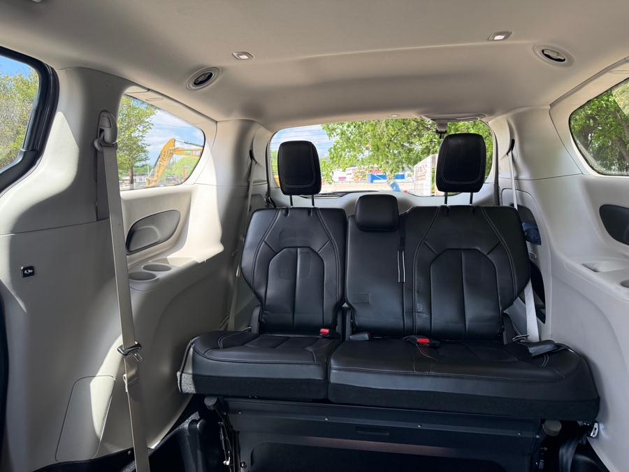 Used 2023 Chrysler Pacifica Touring L - BraunAbility Side Entry Entry In Floor Automatic Ramp
