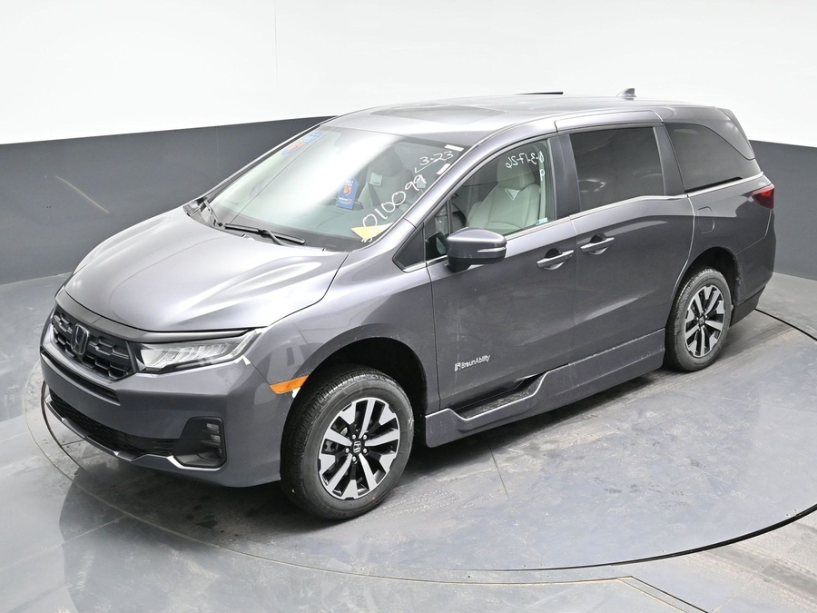 Grey Honda Odyssey image number 23