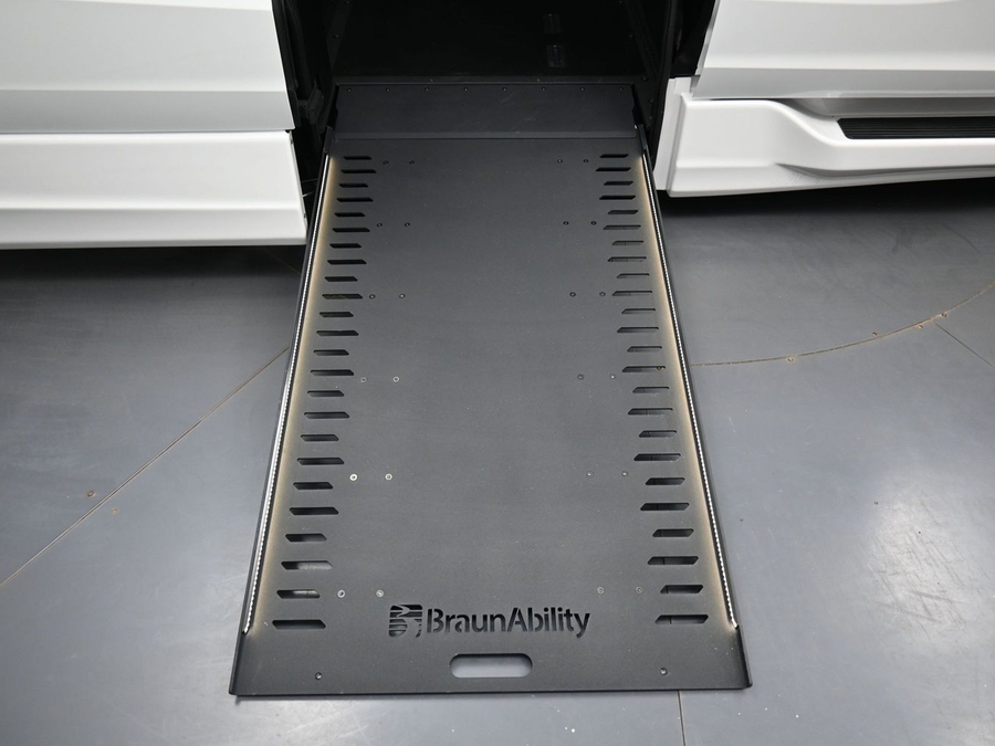 New 2026 Honda Odyssey Sport - BraunAbility Side Entry Entry In Floor Automatic Ramp