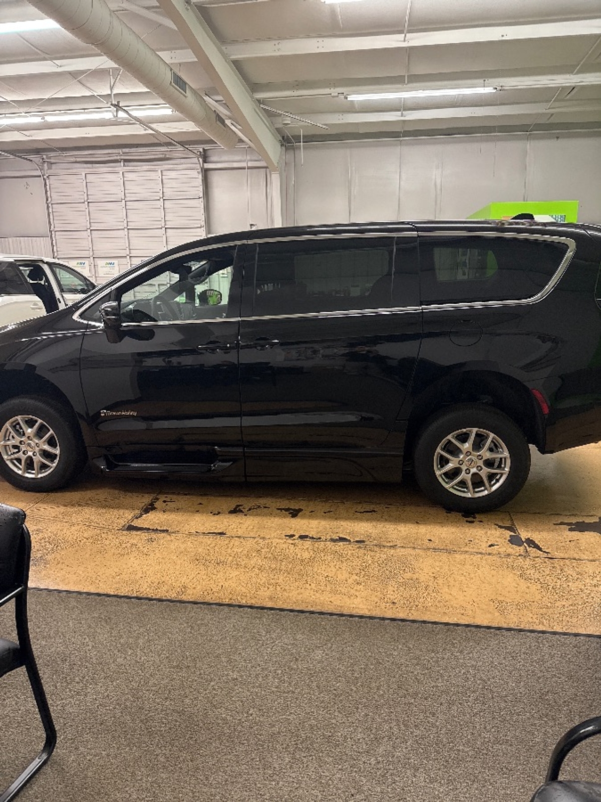 2025 CHRYSLER PACIFICA - Image 12