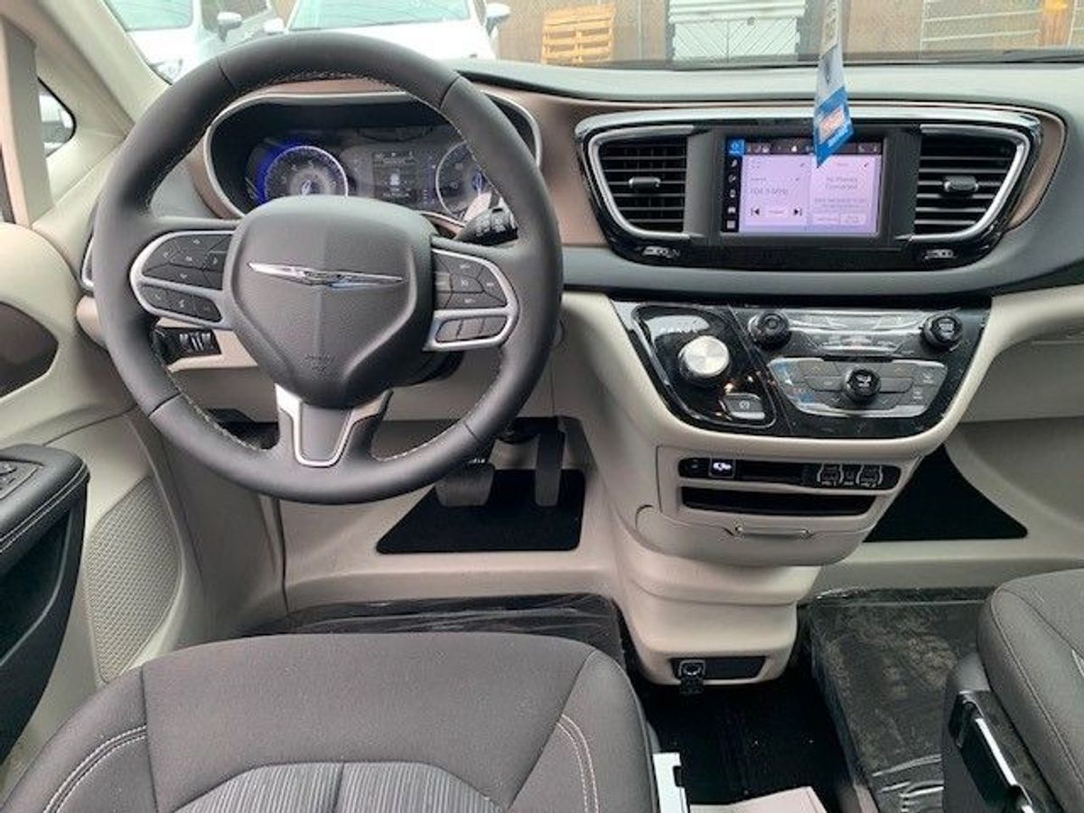 2023 CHRYSLER VOYAGER - Image 9