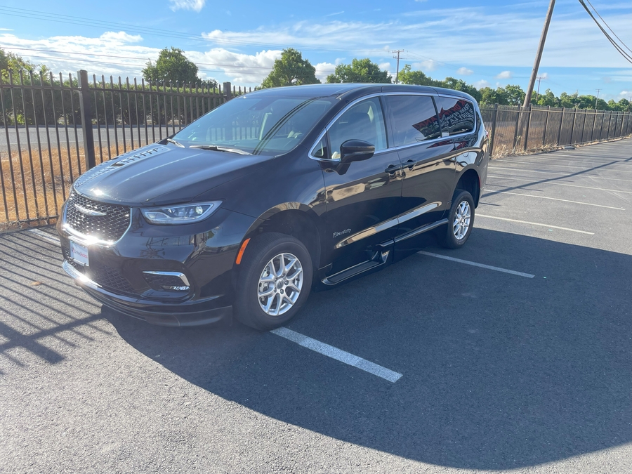 Used 2024 Chrysler Pacifica Touring L - BraunAbility Side Entry Entry Fold Out Automatic Ramp
