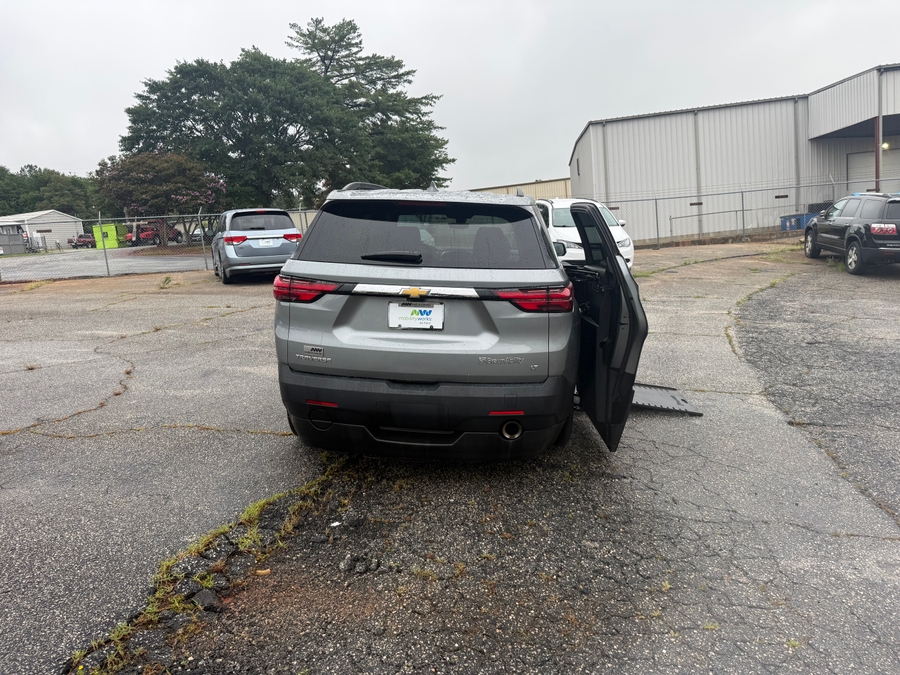 Grey Chevrolet Traverse image number 4