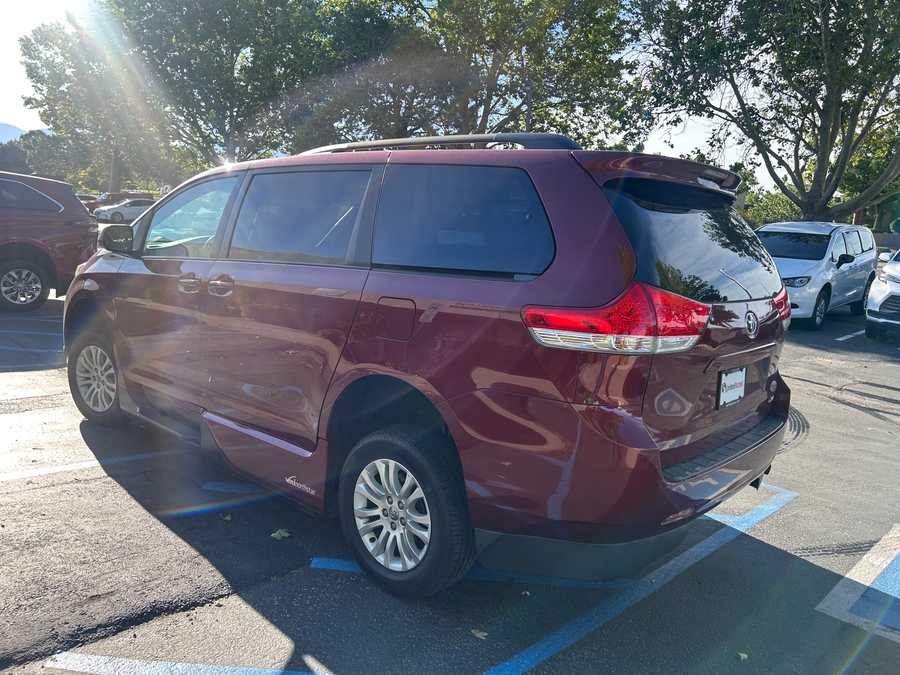 Used 2013 Toyota Sienna XLE - VMI Side Entry Entry In Floor Automatic Ramp