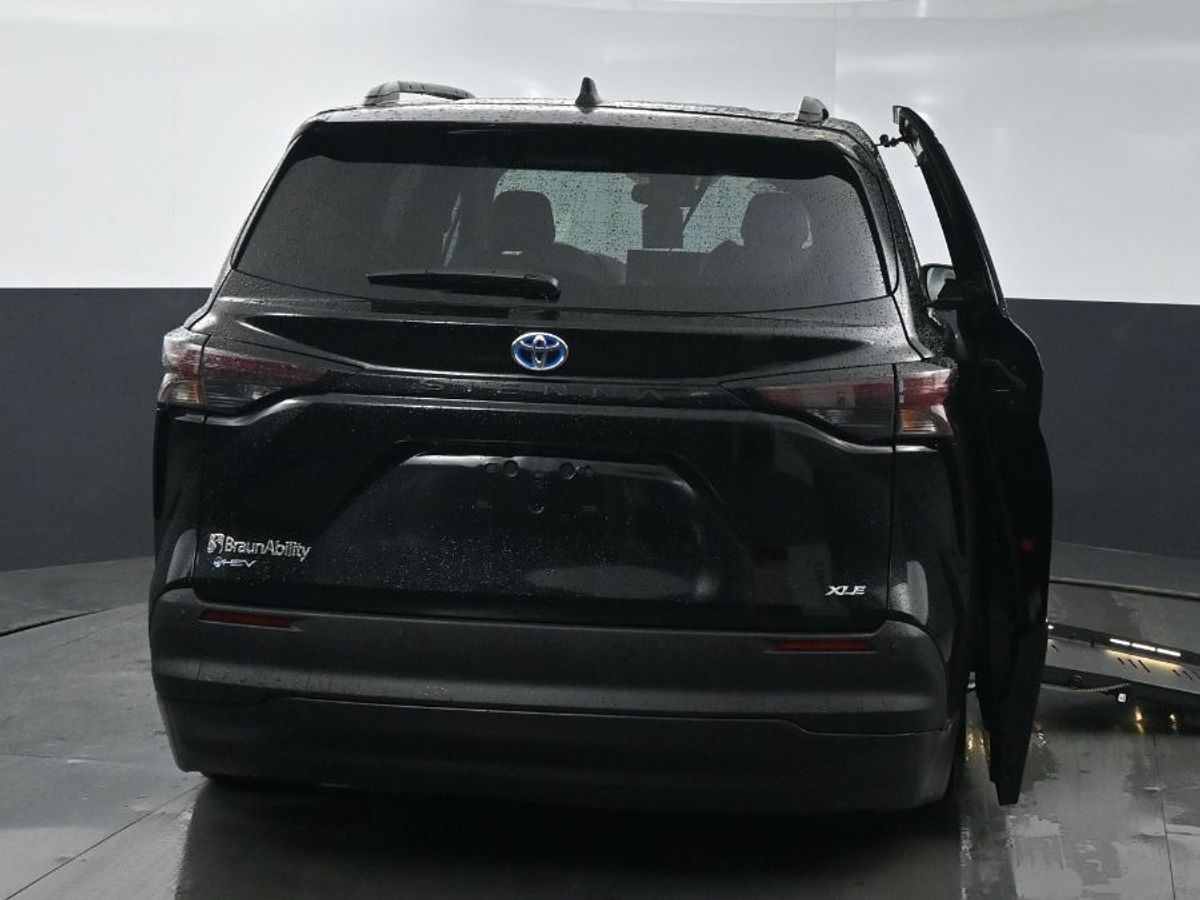 2025 TOYOTA SIENNA - Image 6