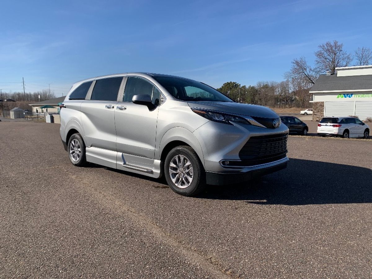 2024 TOYOTA SIENNA - Image 13