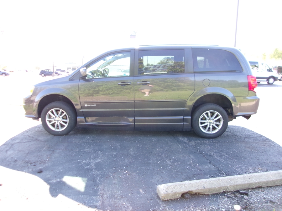 Grey Dodge Grand Caravan image number 16