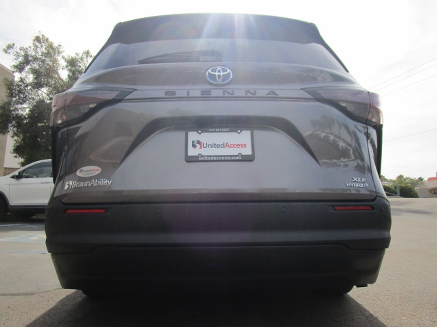 Used 2023 Toyota Sienna Hybrid XLE Base - BraunAbility Side Entry Entry In Floor Automatic Ramp