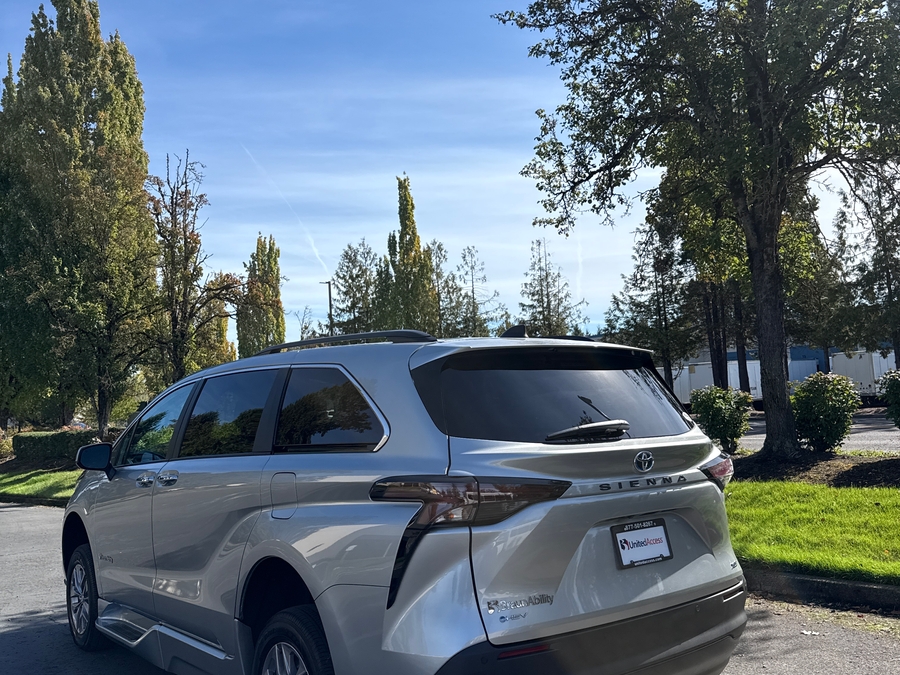 Used 2025 Toyota Sienna Hybrid XLE Plus - BraunAbility Side Entry Fold Out Automatic Ramp