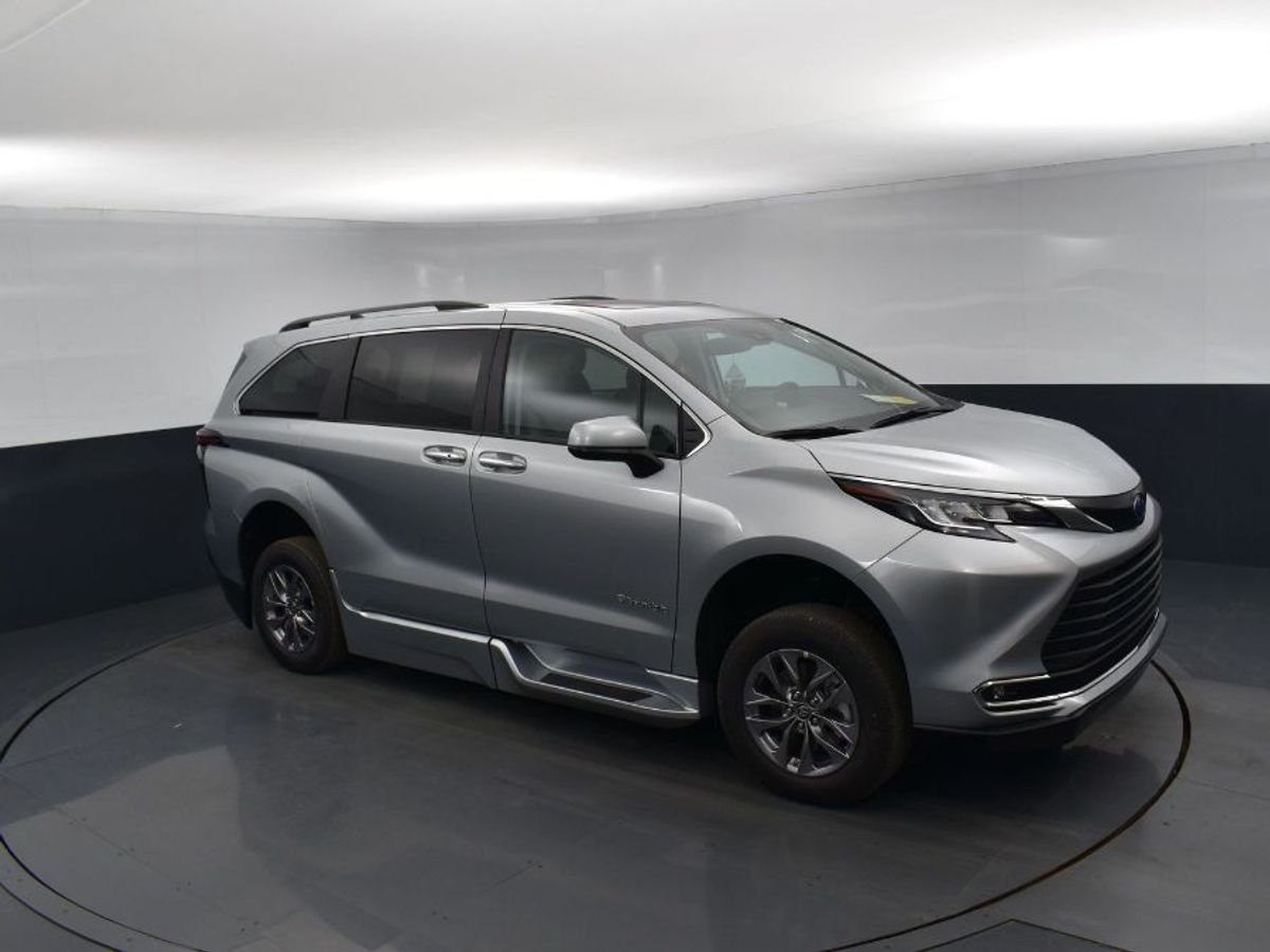 2023 TOYOTA SIENNA - Image 8