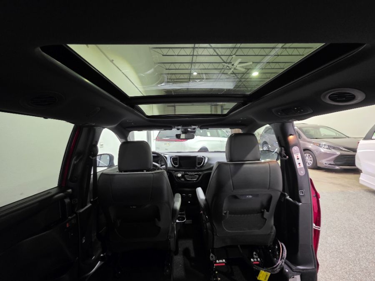 Red Chrysler Pacifica image number 13