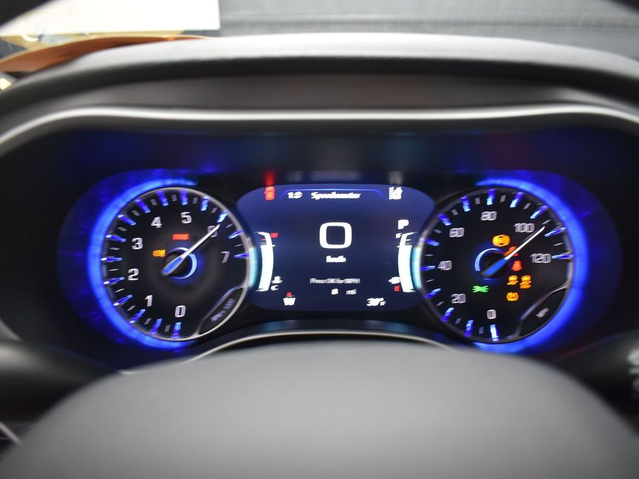New 2025 Chrysler Pacifica Select Plus - BraunAbility Side Entry Entry In Floor Automatic Ramp