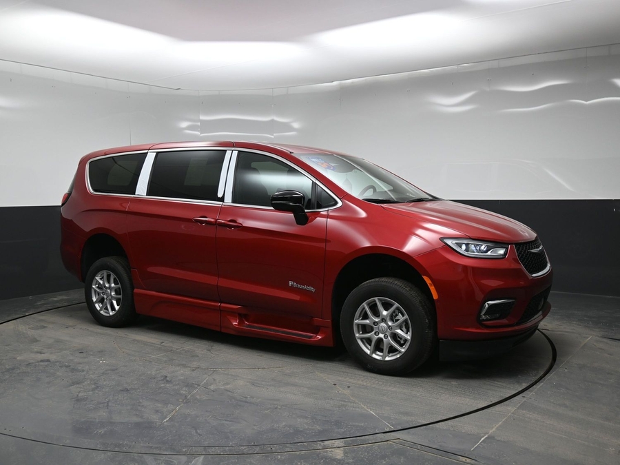 Red Chrysler Pacifica image number 14