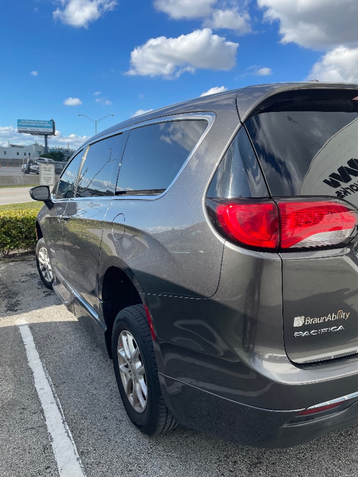 2017 CHRYSLER PACIFICA - Image 10