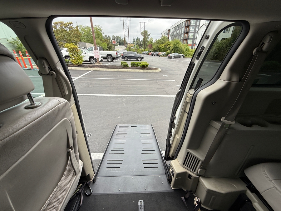 Used 2011 Chrysler Town and Country Touring - BraunAbility Side Entry Fold Out Automatic Ramp