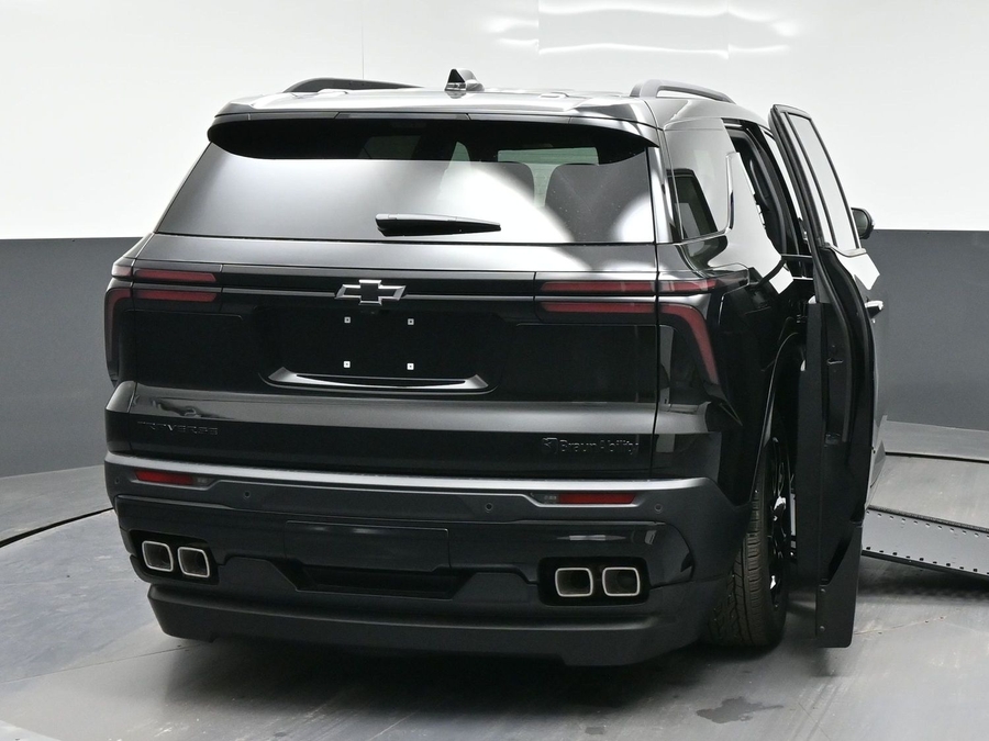 New 2026 Chevrolet Traverse 1LT Midnight - BraunAbility Side Entry In Floor Automatic Ramp