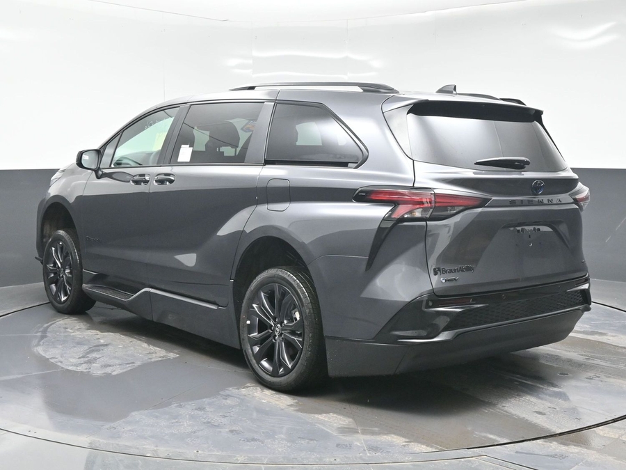 New 2025 Toyota Sienna Hybrid XSE Sport - BraunAbility Side Entry Entry Fold Out Automatic Ramp