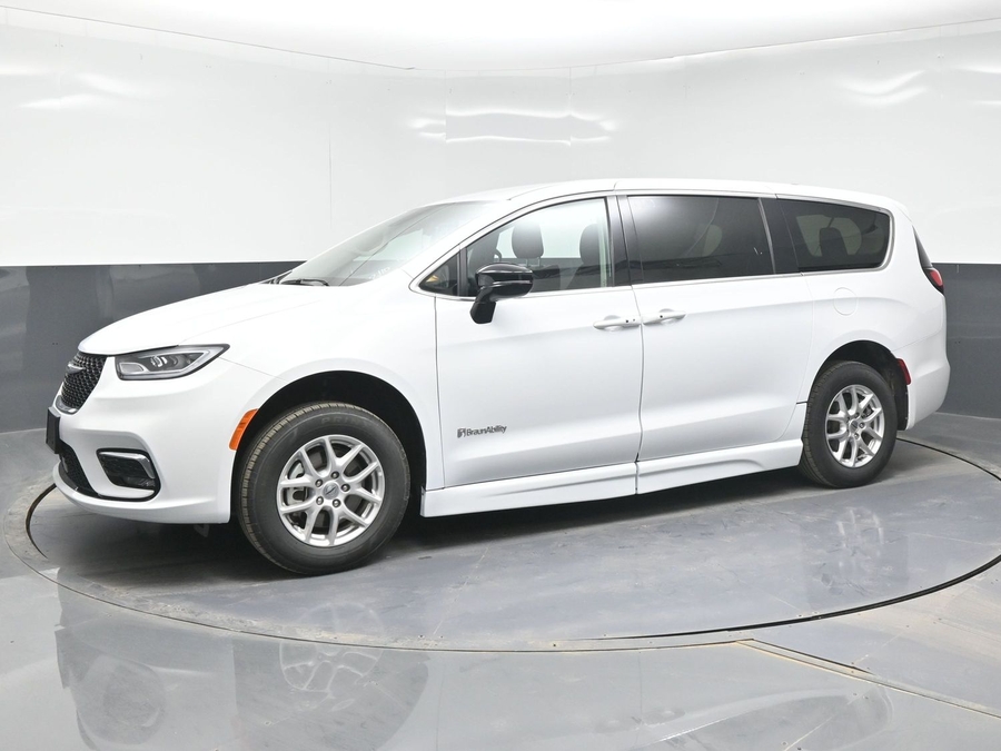 Used 2024 Chrysler Pacifica Touring L - BraunAbility Side Entry Entry Fold Out Automatic Ramp