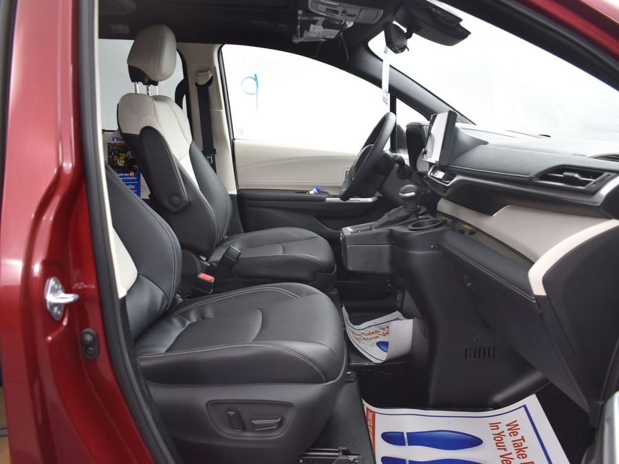 New 2025 Toyota Sienna Hybrid XSE Sport - BraunAbility Side Entry Entry Fold Out Automatic Ramp
