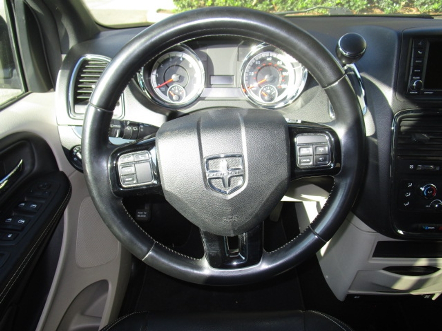 Used 2019 Dodge Grand Caravan SXT - VMI Side Entry Entry Fold Out Automatic Ramp