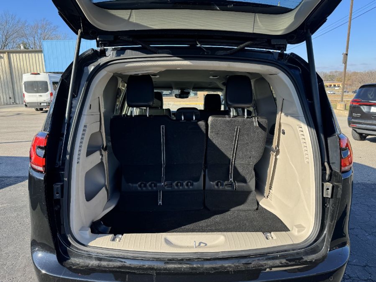 2024 CHRYSLER PACIFICA - Image 11