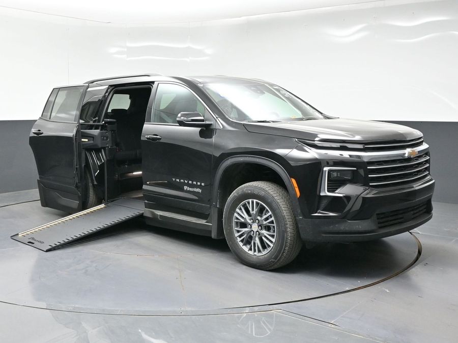 New 2026 Chevrolet Traverse 1LT - BraunAbility Side Entry In Floor Automatic Ramp