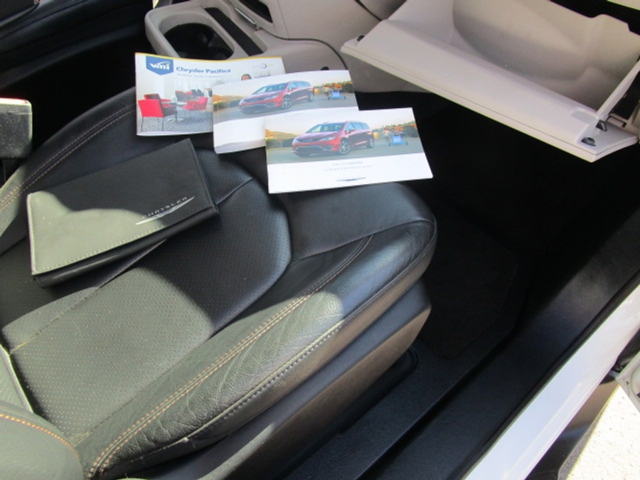 Used 2018 Chrysler Pacifica Touring L - VMI Side Entry Entry In Floor Automatic Ramp