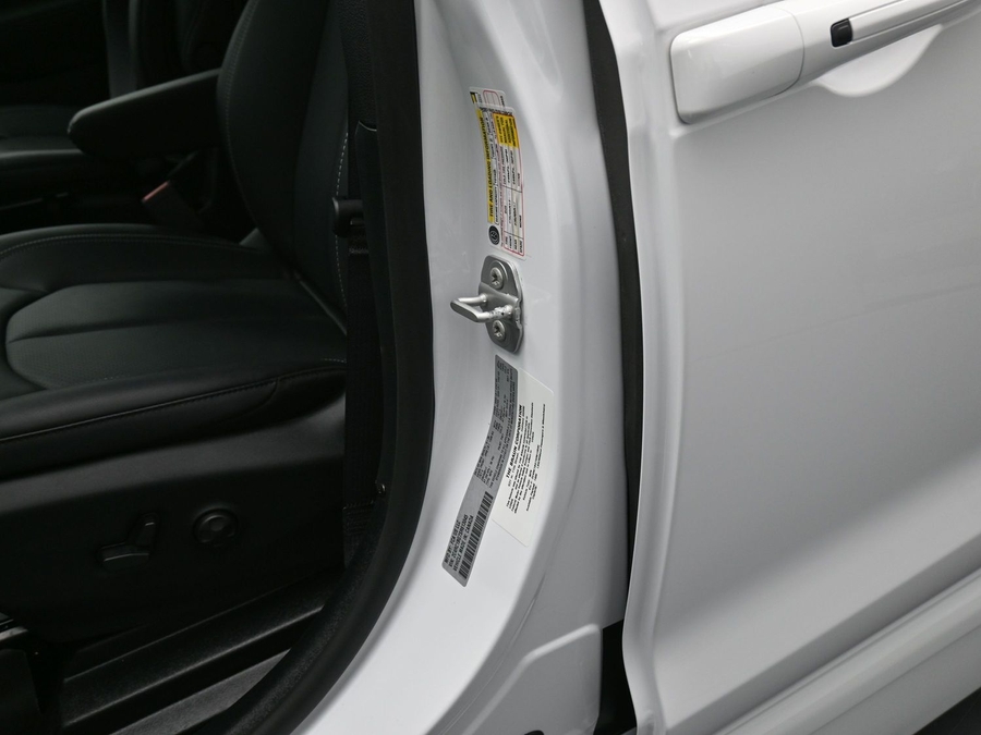 New 2025 Chrysler Pacifica Select Safety - BraunAbility Side Entry Entry Fold Out Automatic Ramp