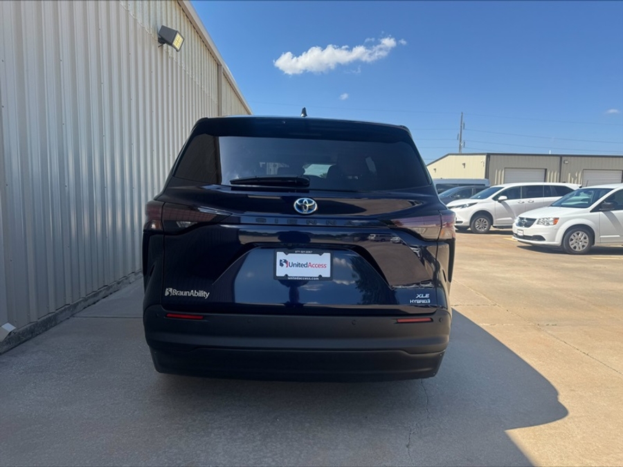 Used 2024 Toyota Sienna Hybrid XLE - BraunAbility Side Entry Entry In Floor Automatic Ramp