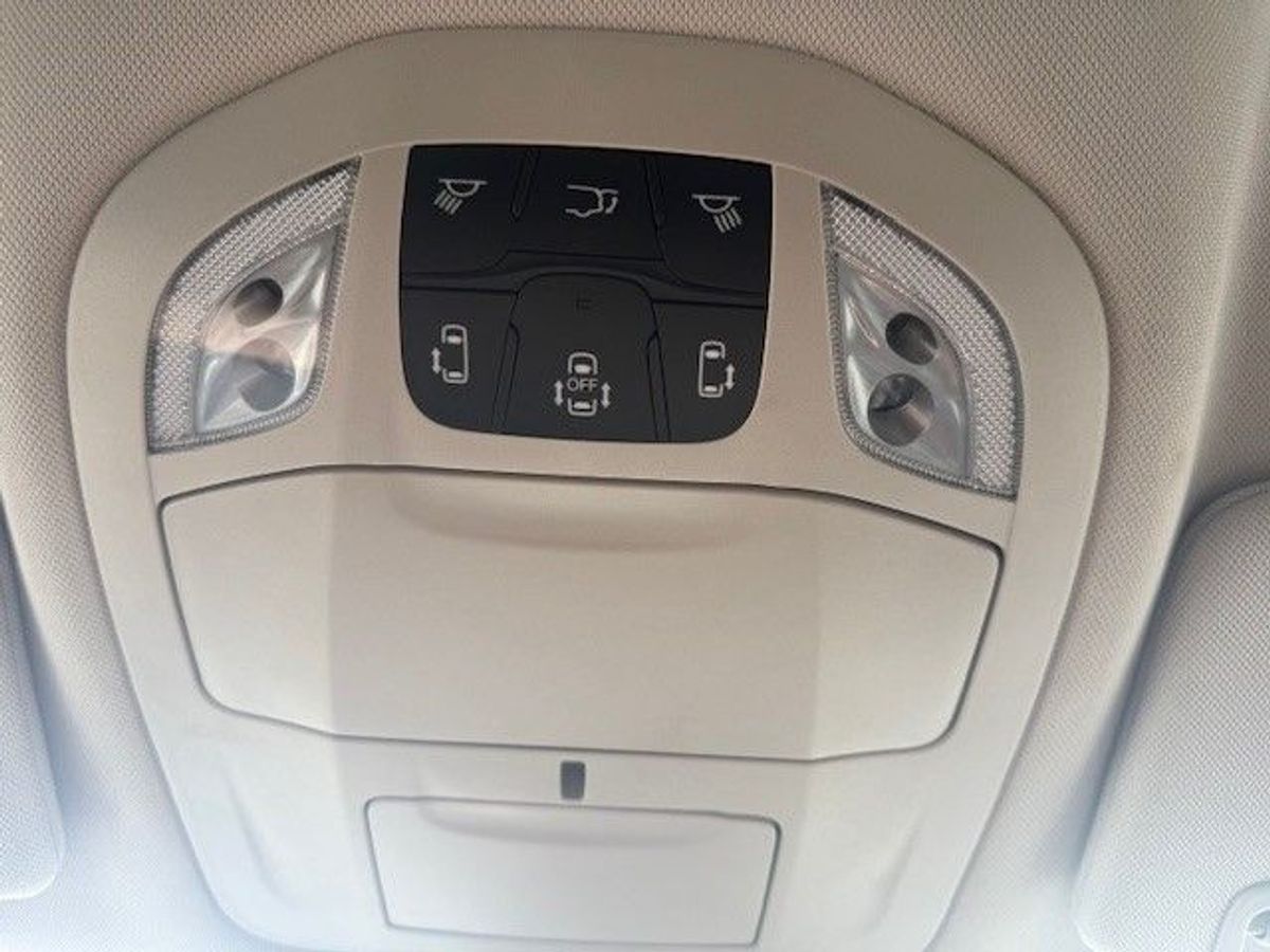 2023 CHRYSLER VOYAGER - Image 17