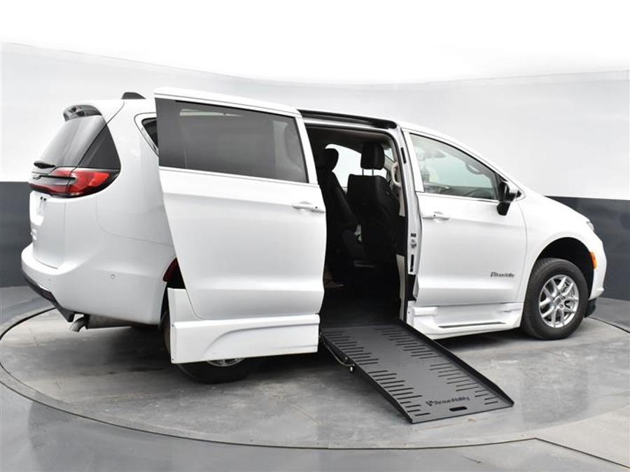 Used 2024 Chrysler Pacifica Touring L - BraunAbility Side Entry In Floor Automatic Ramp