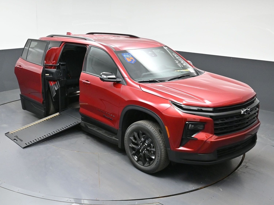 New 2026 Chevrolet Traverse 1LT Midnight - BraunAbility Side Entry In Floor Automatic Ramp