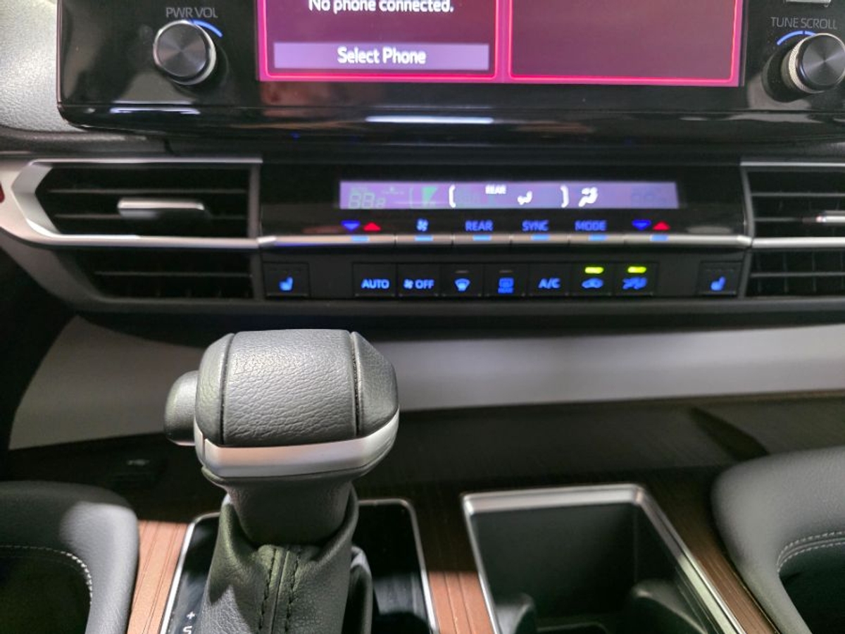 2024 TOYOTA SIENNA - Image 25