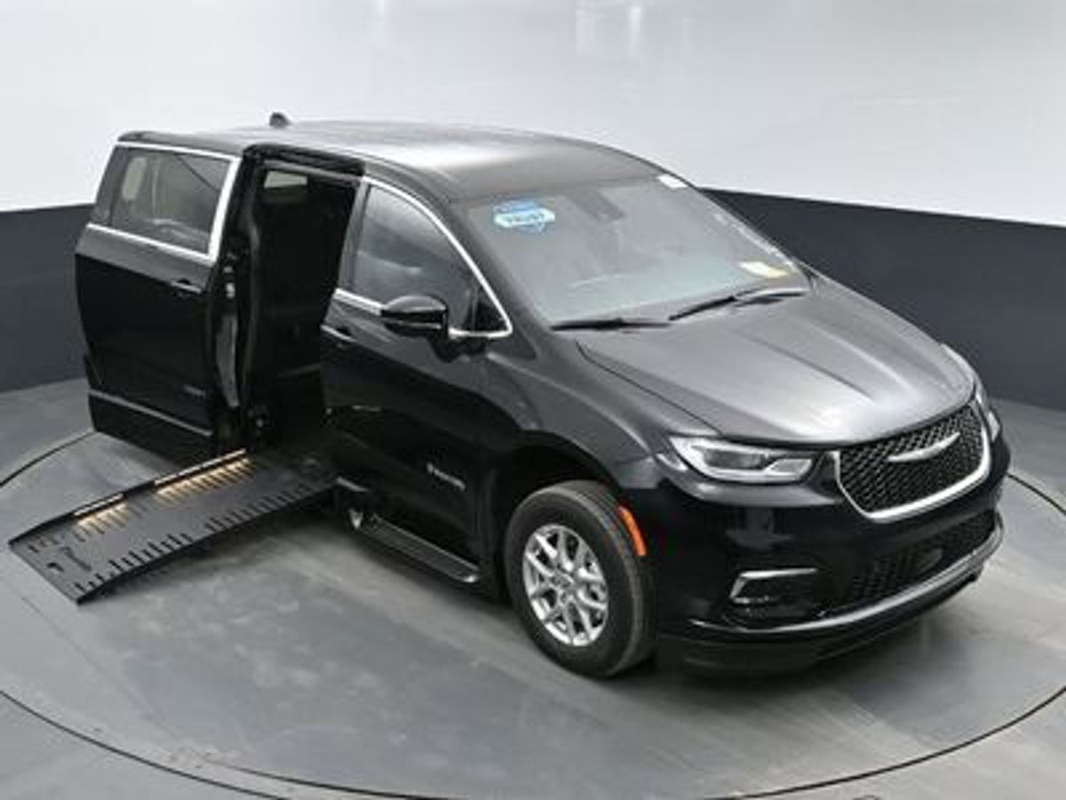 2025 CHRYSLER PACIFICA - Image 7