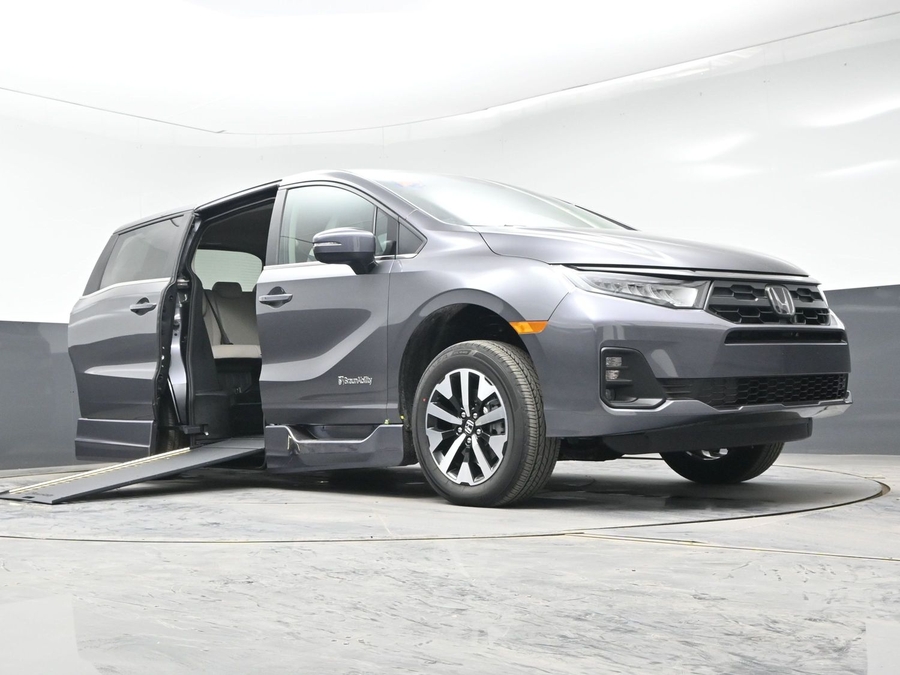 Grey Honda Odyssey image number 18