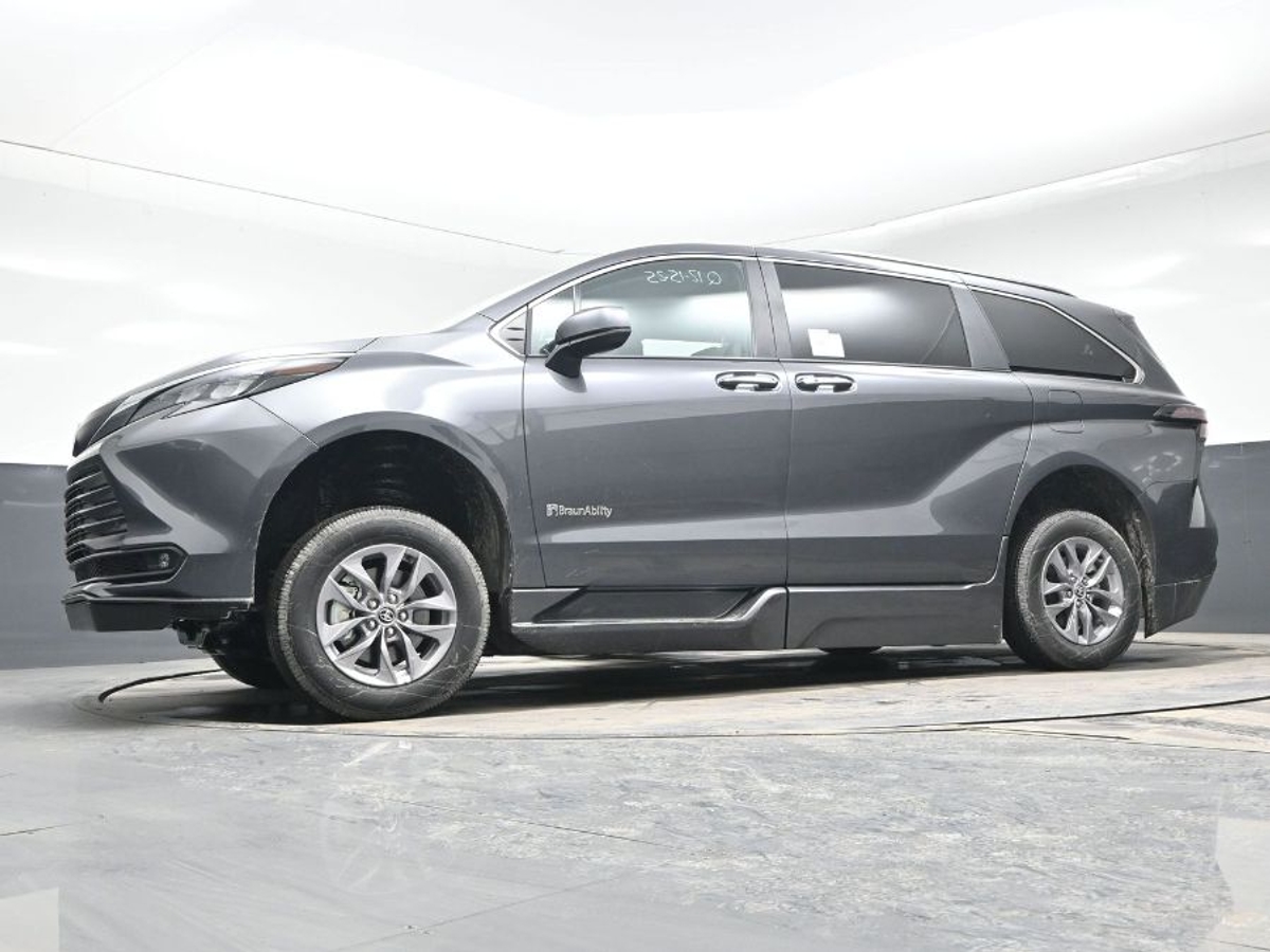 2025 TOYOTA SIENNA - Image 20