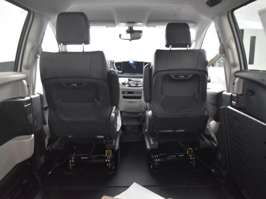 Used 2024 Chrysler Pacifica Touring L - BraunAbility Side Entry Entry Fold Out Automatic Ramp