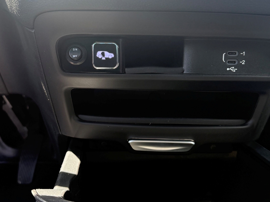 Número de imagen Chrysler Pacifica negro 23