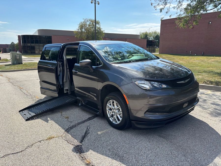 Used 2022 Chrysler Voyager LX - BraunAbility Side Entry Entry Fold Out Automatic Ramp