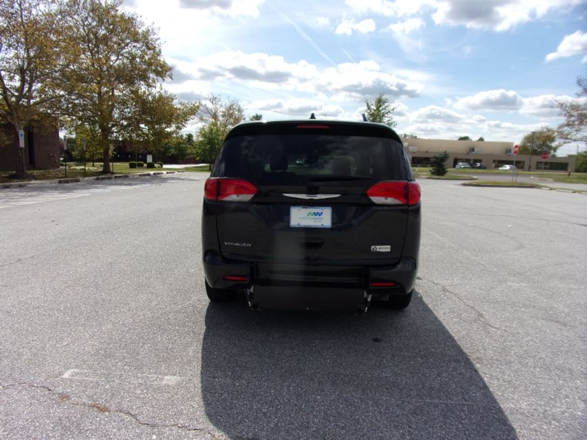 2024 CHRYSLER VOYAGER - Image 7