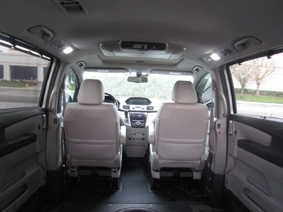 Used 2015 Honda Odyssey Touring Elite - VMI Side Entry Entry In Floor Automatic Ramp